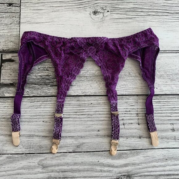 Vintage Garter Belt Purple Sheer Lace Claws Suspenders Lingerie - Picture 6 of 11